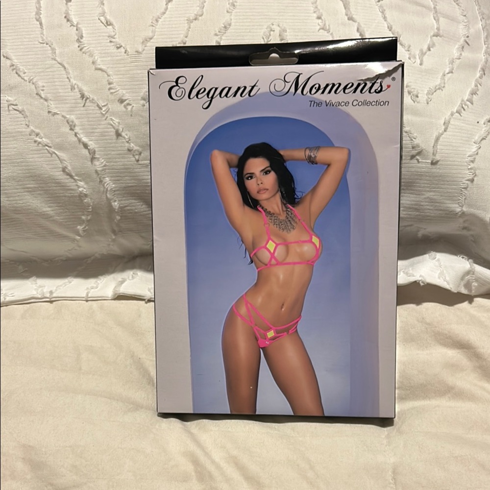 Elegant Moments Pink Bra Set for Intimates